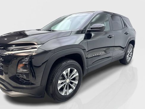 Used 2025 Chevrolet Equinox LT FWD image 11
