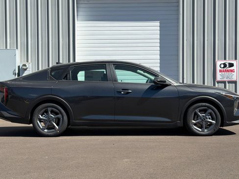 New 2026 Kia K4 FWD image 3