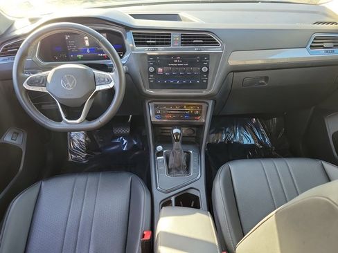 Used 2022 Volkswagen Tiguan SE image 18