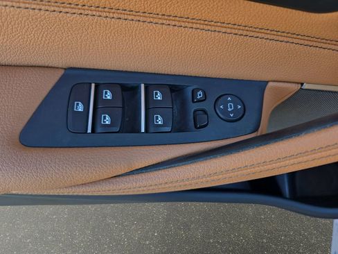 Used 2022 BMW M550i xDrive w/ Premium Package AWD/4WD image 32