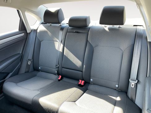 Used 2013 Volkswagen Passat 2.5 S image 15