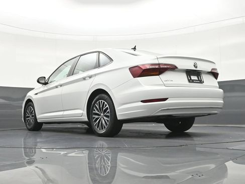 Used 2019 Volkswagen Jetta SEL w/ Cold Weather Package FWD image 25