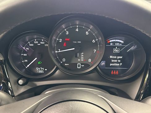 Certified 2025 Porsche Macan image 40