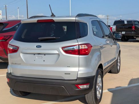 Used 2019 Ford EcoSport SE image 3