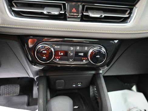 Used 2024 Chevrolet TrailBlazer ACTIV w/ Convenience Package AWD/4WD image 9