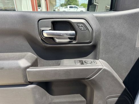 Used 2025 Chevrolet Silverado 1500 W/T image 18