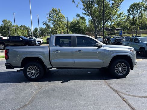 Used 2024 Chevrolet Colorado LT w/ LT Convenience Package RWD image 4