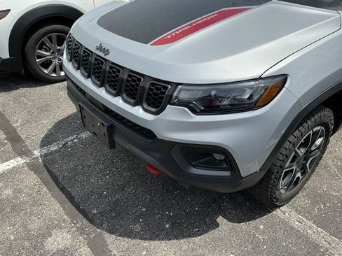 Used 2024 Jeep Compass Trailhawk AWD/4WD image 16