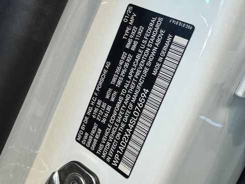 Certified 2025 Porsche Macan Electric image 29