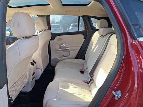 Used 2021 Mercedes-Benz GLA 250 4MATIC image 10