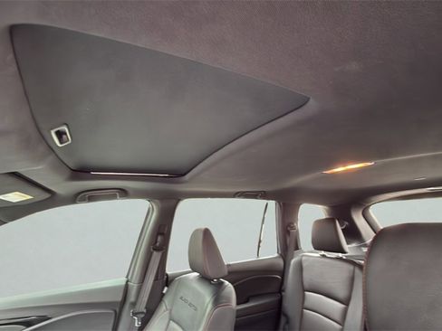 Used 2024 Honda Passport Black Edition image 11