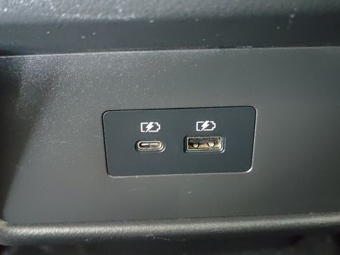Used 2023 Nissan Rogue SV FWD image 29