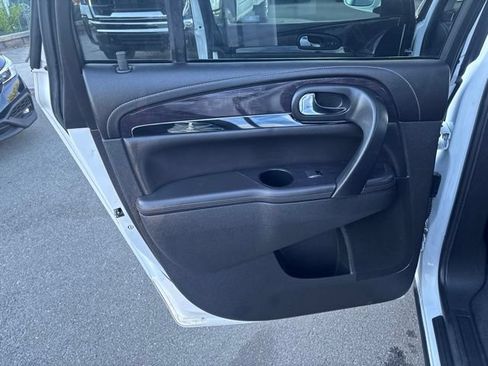 Used 2017 Buick Enclave Leather AWD/4WD image 25