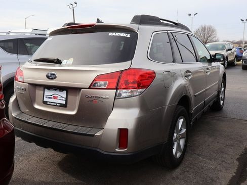 Used 2014 Subaru Outback 2.5i Limited w/ Moonroof Package image 18
