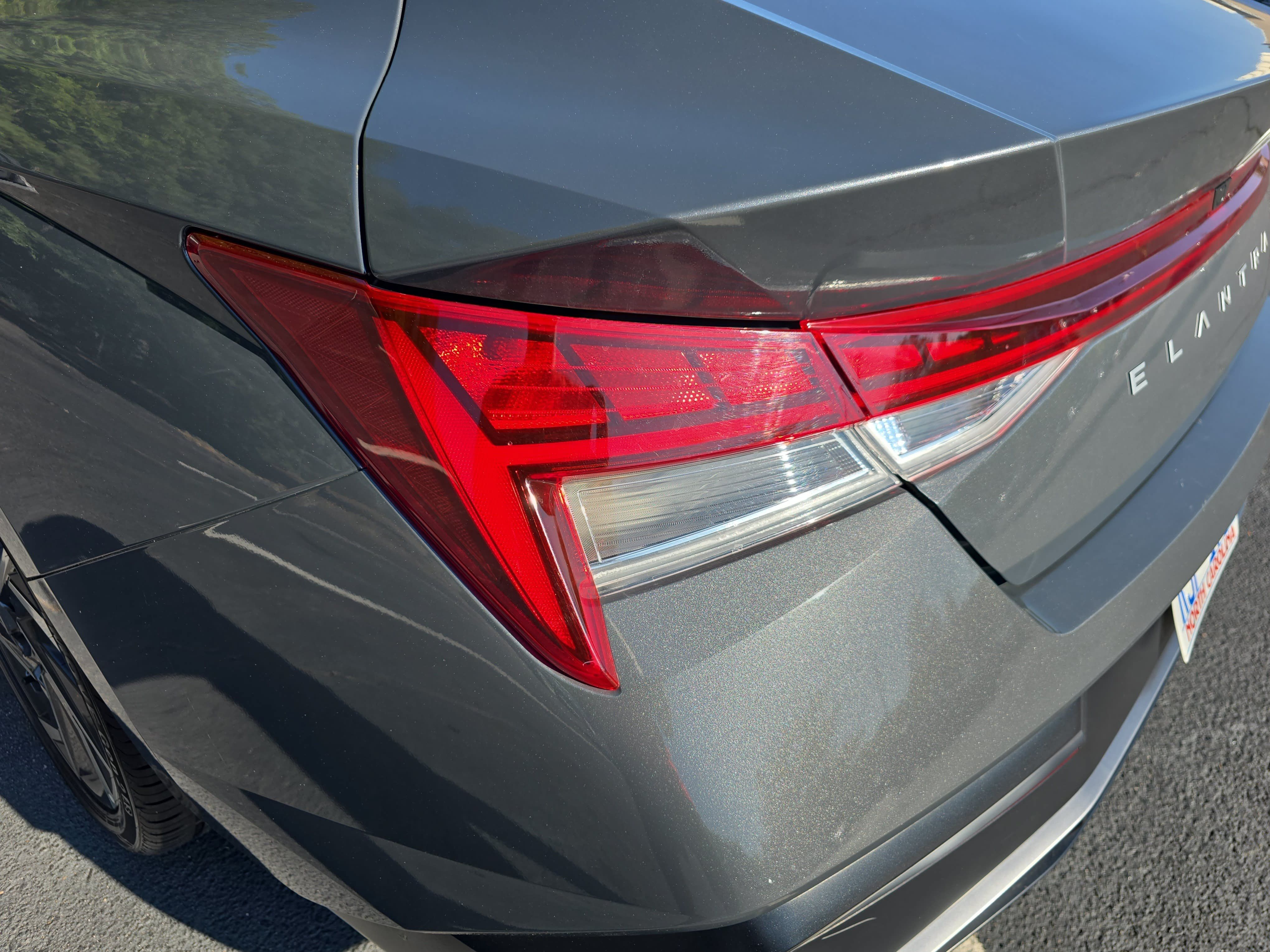 Used 2025 Hyundai Elantra Limited FWD image 34