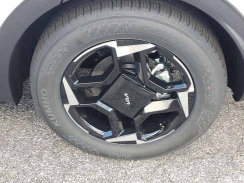 New 2026 Kia Sportage EX w/ EX Panorama Roof Package image 8