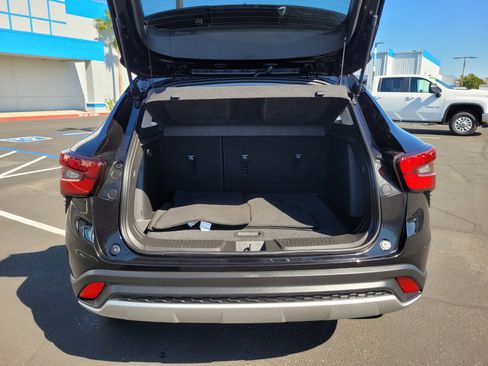 Used 2025 Chevrolet Trax LT w/ LT Convenience Package FWD image 27