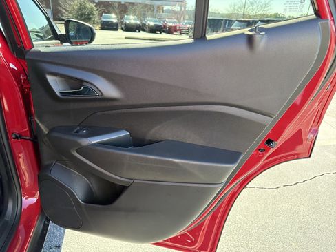 New 2026 Chevrolet Trax LT w/ Sunroof Package image 16