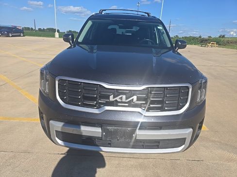 Used 2025 Kia Telluride S AWD/4WD image 2