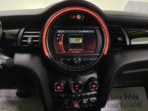 Used 2021 MINI Cooper 2-Door Hardtop image 20