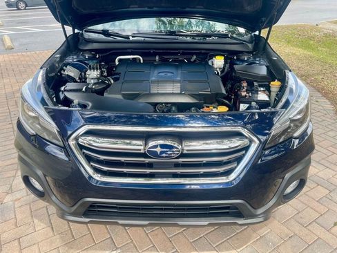 Used 2018 Subaru Outback 3.6R Limited AWD/4WD image 17