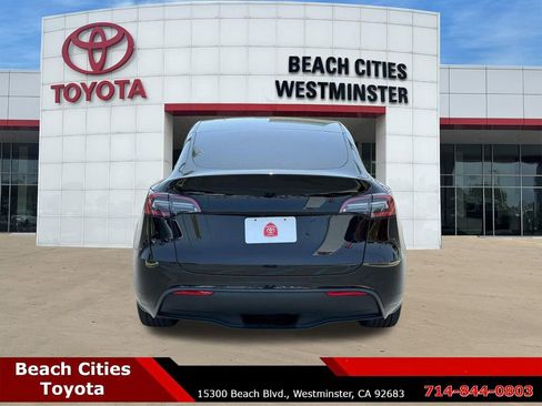 Used 2024 Tesla Model Y 2WD image 10