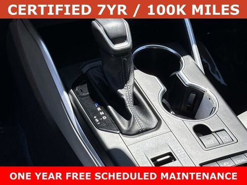 Used 2022 Toyota Highlander XLE AWD/4WD image 23