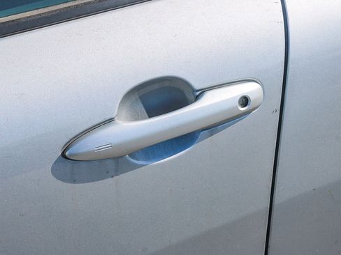 Certified 2022 Toyota Corolla Cross LE w/ Moonroof Package image 9