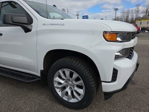 Used 2020 Chevrolet Silverado 1500 Custom w/ Custom Value Package image 25