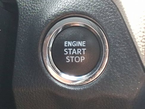Used 2021 Toyota RAV4 XLE w/ Convenience Package AWD/4WD image 23