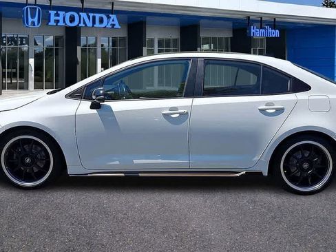Used 2022 Toyota Corolla XSE FWD image 5