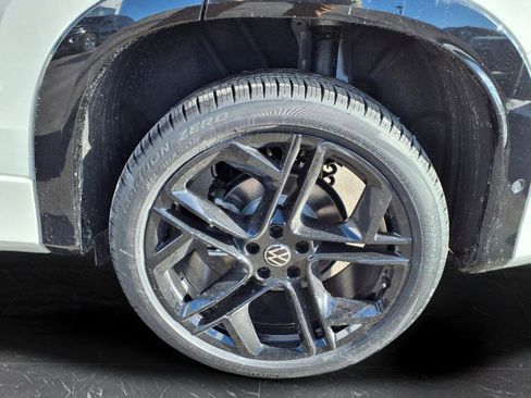 New 2026 Volkswagen Tiguan SE R-Line image 9