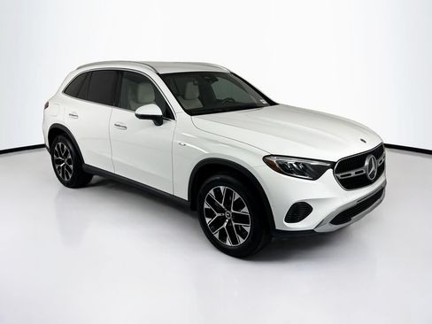 Certified 2025 Mercedes-Benz GLC 350e 4MATIC image 3