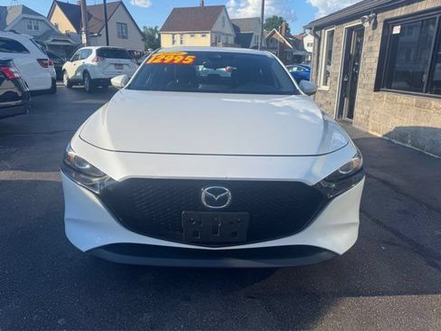 Used 2019 MAZDA MAZDA3 AWD Hatchback w/ Preferred Pkg image 2