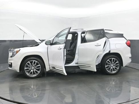 Used 2023 GMC Terrain Denali w/ LPO, Floor Liner Package AWD/4WD image 53