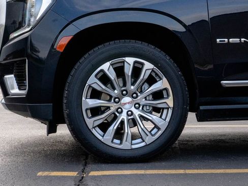 Used 2023 GMC Yukon Denali AWD/4WD image 10