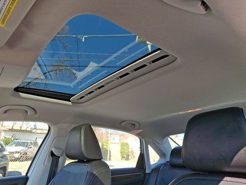 Used 2020 Volkswagen Passat 2.0T SEL FWD image 15