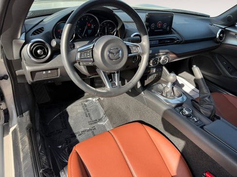 Used 2023 MAZDA MX-5 Miata Grand Touring w/ Appearance Package image 15