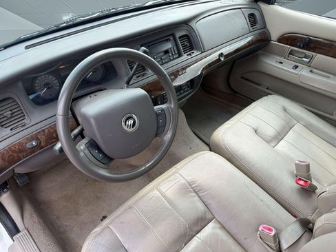 Used 2010 Mercury Grand Marquis LS RWD image 4