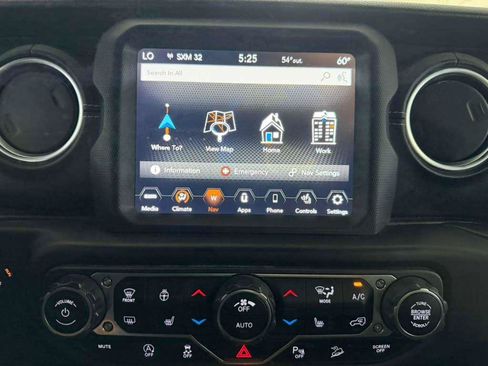 Used 2020 Jeep Wrangler Unlimited Sahara AWD/4WD image 31