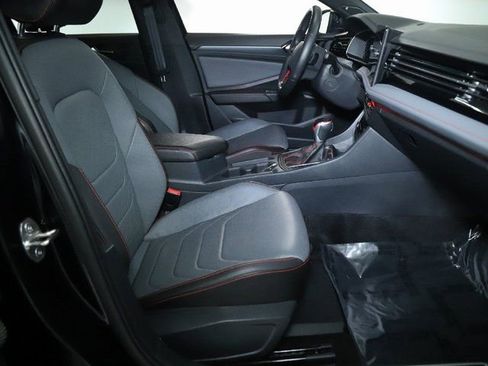 Certified 2025 Volkswagen Jetta GLI Autobahn image 34