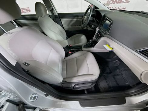 Used 2018 Hyundai Elantra SE w/ SE Connectivity Package 04 FWD image 28
