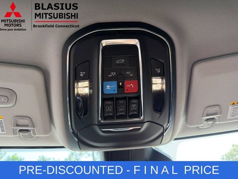 Used 2023 Jeep Grand Cherokee L Limited AWD/4WD image 32