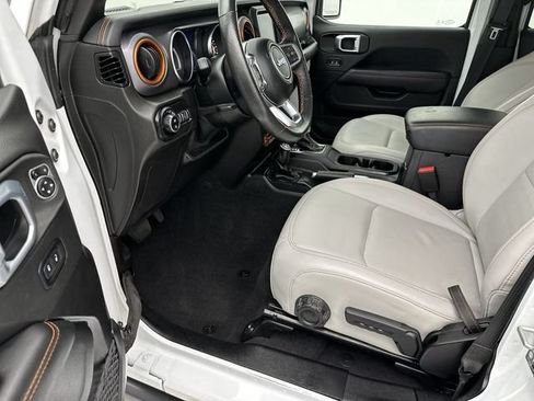 Used 2021 Jeep Gladiator Mojave AWD/4WD image 11