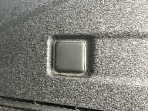 Used 2023 Chevrolet Suburban LS image 21