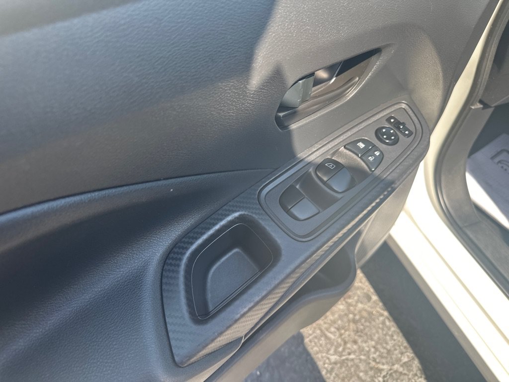 Used 2020 Nissan Versa S FWD image 17