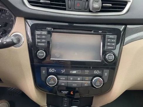 Used 2016 Nissan Rogue SL w/ SL Premium Package AWD/4WD image 26