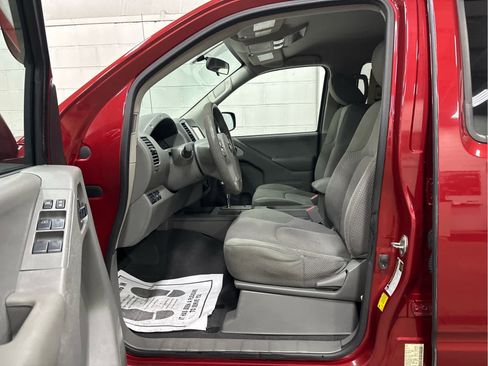 Used 2019 Nissan Frontier SV image 14