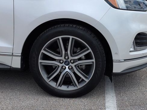 Used 2019 Ford Edge Titanium w/ Equipment Group 301A FWD image 11