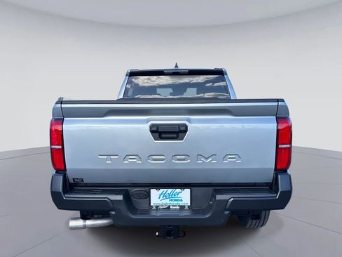 Used 2025 Toyota Tacoma SR image 5